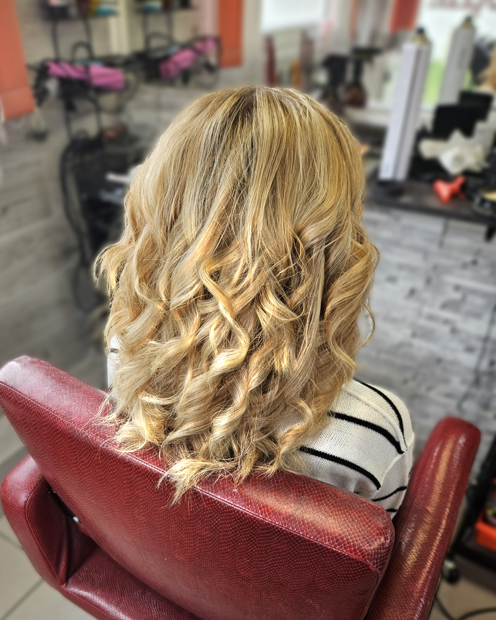 Women's hairstyle — Hair Salon V&O Koszalin